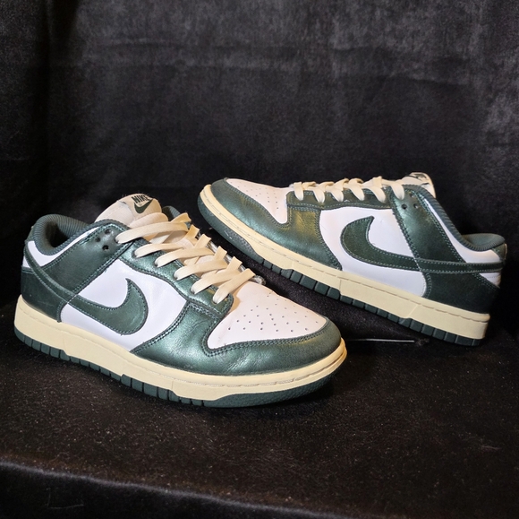 Nike Shoes - Nike Dunk Emerald Green Womens Size 8.5